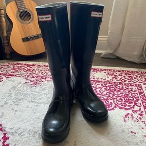 Tall Hunter Rain Boots in Black Gloss